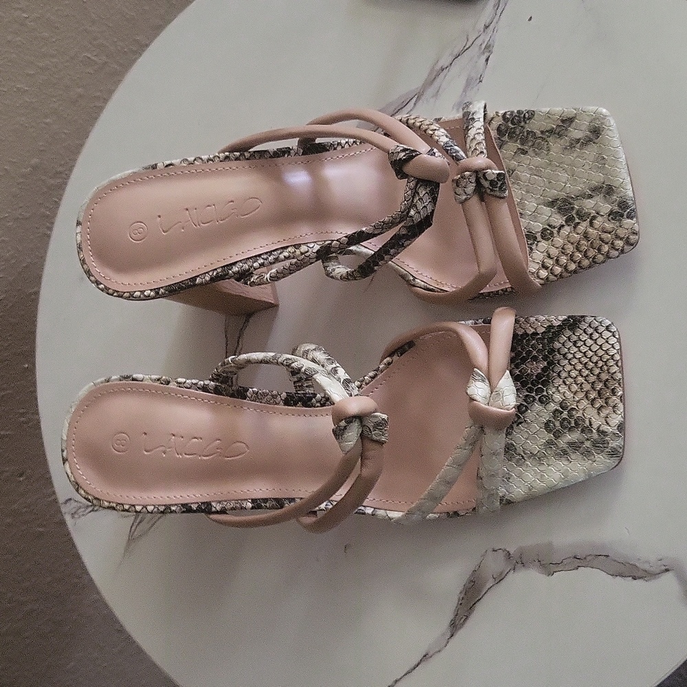 Laicigo animal print cogs/ block heels